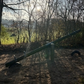 Bild vom Spielplatz anzeigen.