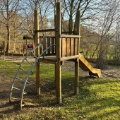 Bild vom Spielplatz anzeigen.