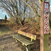 Bild vom Spielplatz anzeigen.