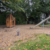 Bild vom Spielplatz anzeigen.