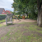 Bild vom Spielplatz anzeigen.