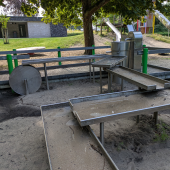 Bild vom Spielplatz anzeigen.