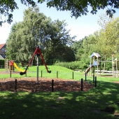 Bild vom Spielplatz anzeigen.