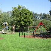 Bild vom Spielplatz anzeigen.
