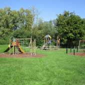 Bild vom Spielplatz anzeigen.