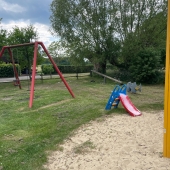 Bild vom Spielplatz anzeigen.