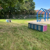 Bild vom Spielplatz anzeigen.