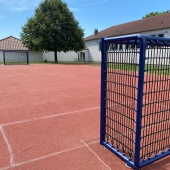 Bild vom Spielplatz anzeigen.