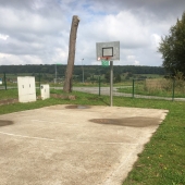 Bild vom Spielplatz anzeigen.