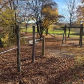 Bild vom Spielplatz anzeigen.