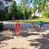 Bild vom Spielplatz anzeigen.