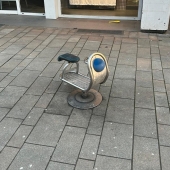 Bild vom Spielplatz anzeigen.