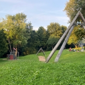 Bild vom Spielplatz anzeigen.