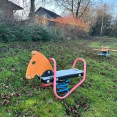 Bild vom Spielplatz anzeigen.