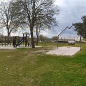 Bild vom Spielplatz anzeigen.