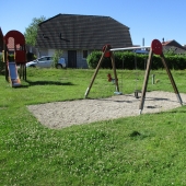 Bild vom Spielplatz anzeigen.