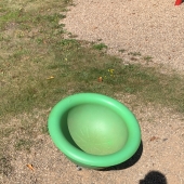 Bild vom Spielplatz anzeigen.