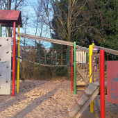 Bild vom Spielplatz anzeigen.