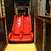 Bild vom Spielplatz anzeigen.