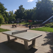 Bild vom Spielplatz anzeigen.