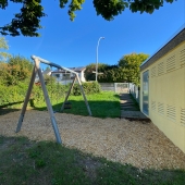 Bild vom Spielplatz anzeigen.