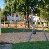 Bild vom Spielplatz anzeigen.