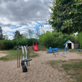 Bild vom Spielplatz anzeigen.