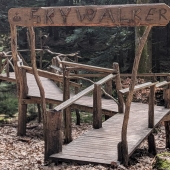 Bild vom Spielplatz anzeigen.