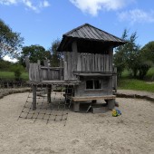 Bild vom Spielplatz anzeigen.