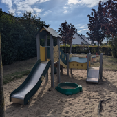 Bild vom Spielplatz anzeigen.
