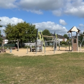 Bild vom Spielplatz anzeigen.
