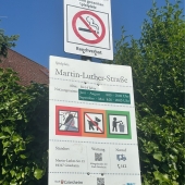 Bild vom Spielplatz anzeigen.