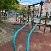 Bild vom Spielplatz anzeigen.