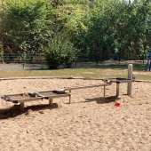 Bild vom Spielplatz anzeigen.