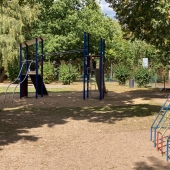 Bild vom Spielplatz anzeigen.