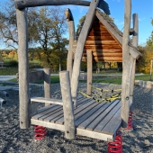 Spielplatz Mehrgenerationen Spielplatz am Badesee:Bild hochgeladen am 2025-10-24 15:16:49 Bild vom Spielplatz anzeigen.