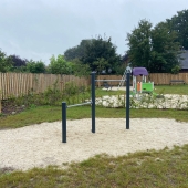 Bild vom Spielplatz anzeigen.