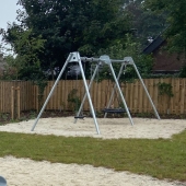 Bild vom Spielplatz anzeigen.
