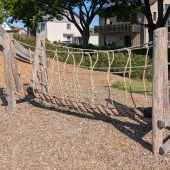 Bild vom Spielplatz anzeigen.