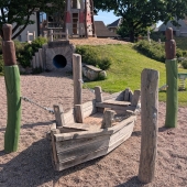 Bild vom Spielplatz anzeigen.