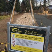 Bild vom Spielplatz anzeigen.