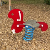 Bild vom Spielplatz anzeigen.