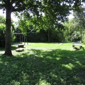 Bild vom Spielplatz anzeigen.