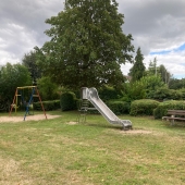 Bild vom Spielplatz anzeigen.