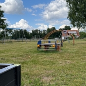 Bild vom Spielplatz anzeigen.