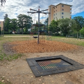 Bild vom Spielplatz anzeigen.