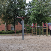 Bild vom Spielplatz anzeigen.