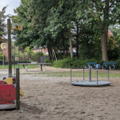 Bild vom Spielplatz anzeigen.