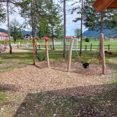 Bild vom Spielplatz anzeigen.