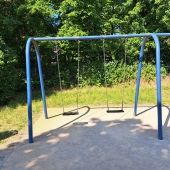 Bild vom Spielplatz anzeigen.